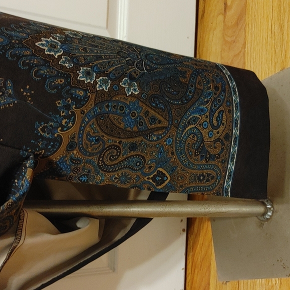 💙 Briggs Skirt - Picture 8 of 13